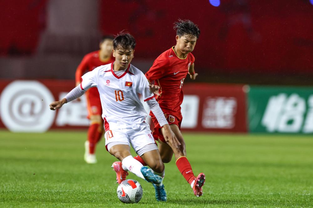 皇马又贡献了一次防守的反面教材 有点像表演赛的踢法